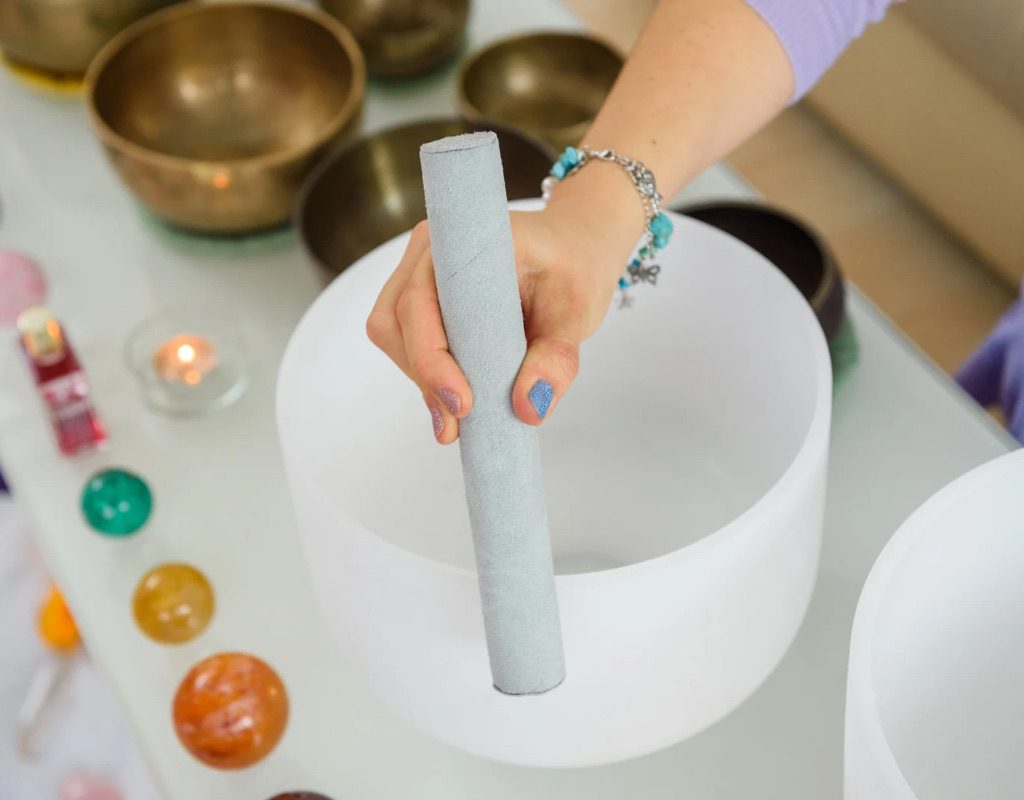 Singing bowls to cleanse crystals